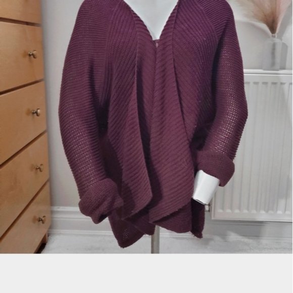 Maroon Knit Asymmetrical front flap cardigan- S (Fits M too) - Picture 3 of 11